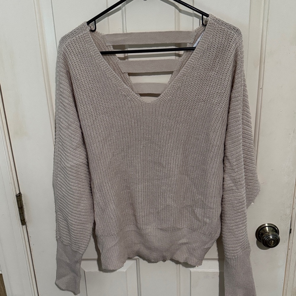 Cozy V-Neck Sweater - Soft Beige